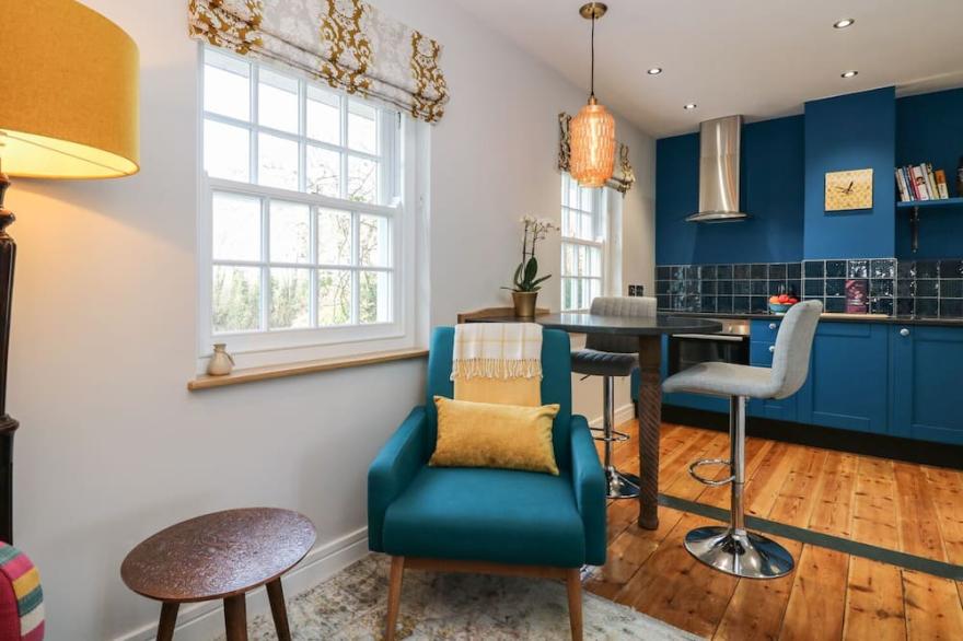 THE SNUG, romantic, country holiday cottage in Grampound