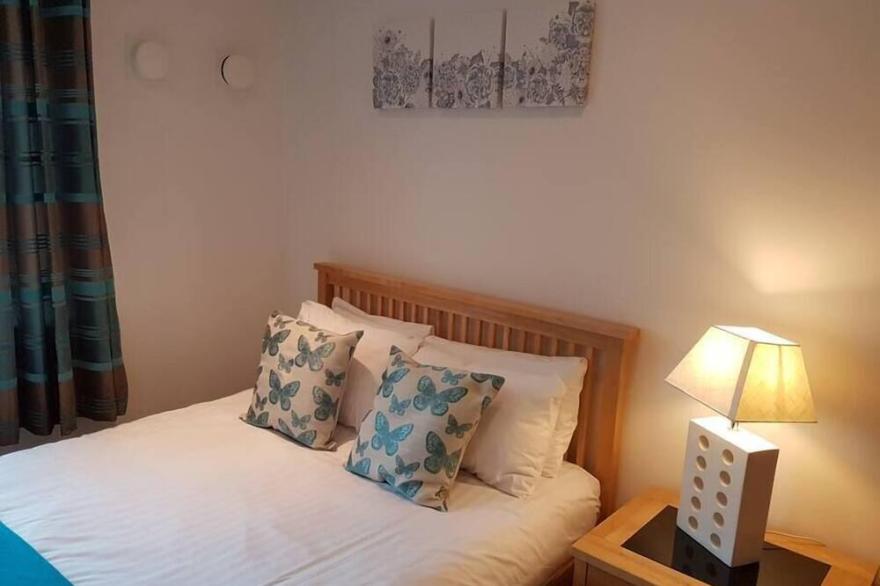Week2Week City Centre 2 Bedroom Apartment in City Quadrant