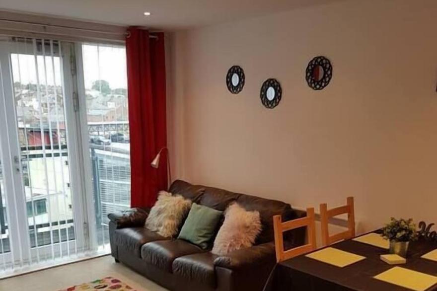 Week2Week City Centre 2 Bedroom Apartment in City Quadrant