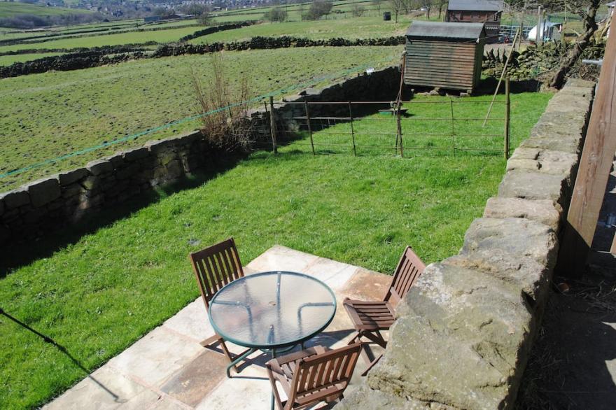 Nell's Cottage Sleeps 3, (2 Bedrooms)
