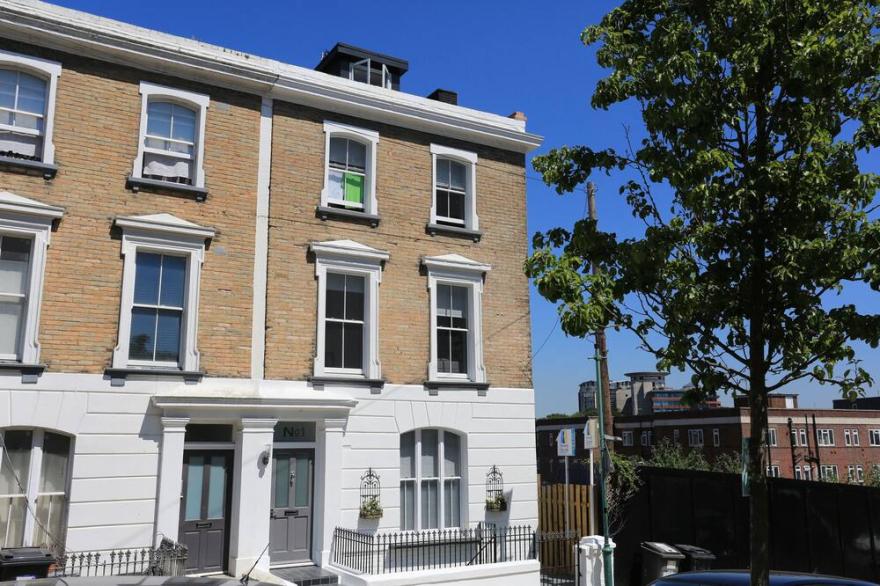 ONE BEDROOM APARTMENT CLOSE TO THE TOWN CENTRE & BEACHES - FM6139