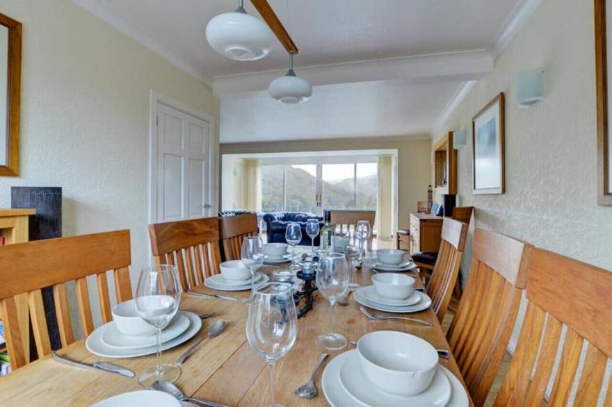 Highview, Lee - Six Bedroom House, Sleeps 12