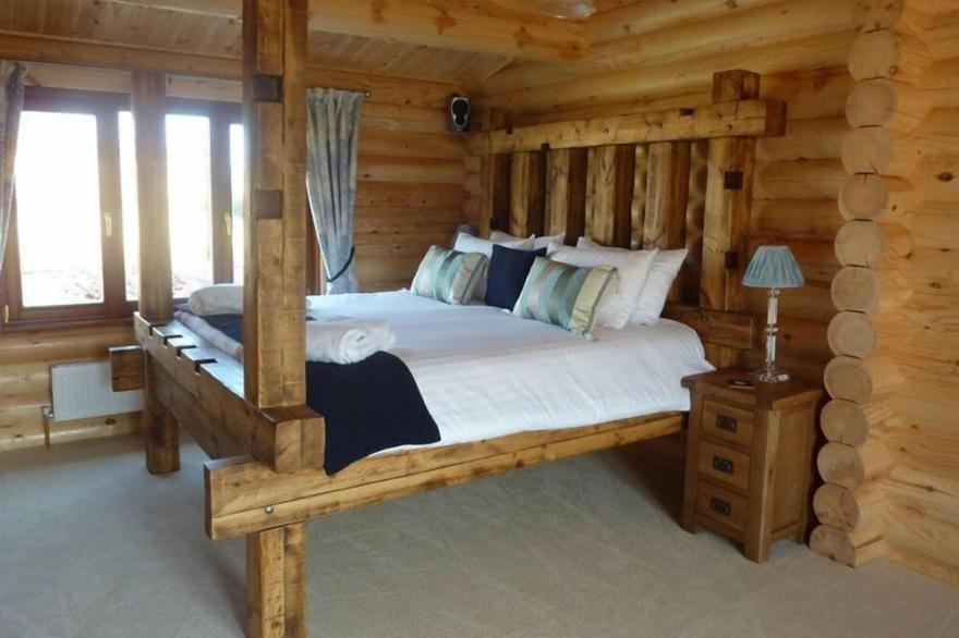 CLOVER - sleeps 2 guests  in 1 bedroom