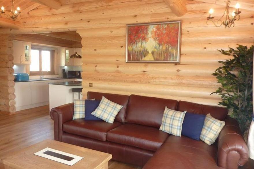 CLOVER - sleeps 2 guests  in 1 bedroom