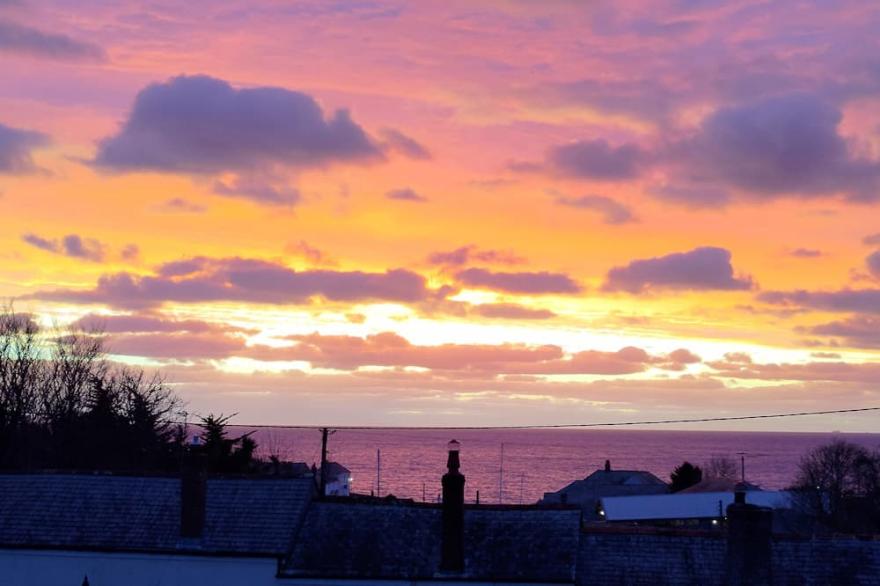 4 Bed Charlestown contemporary house 400m from harbour & beach with sea views