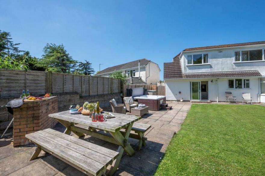 Brambles - Five Bedroom House, Sleeps 10