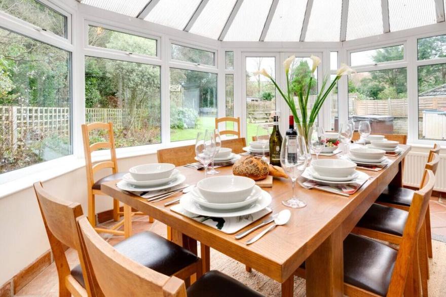 Brambles - Five Bedroom House, Sleeps 10