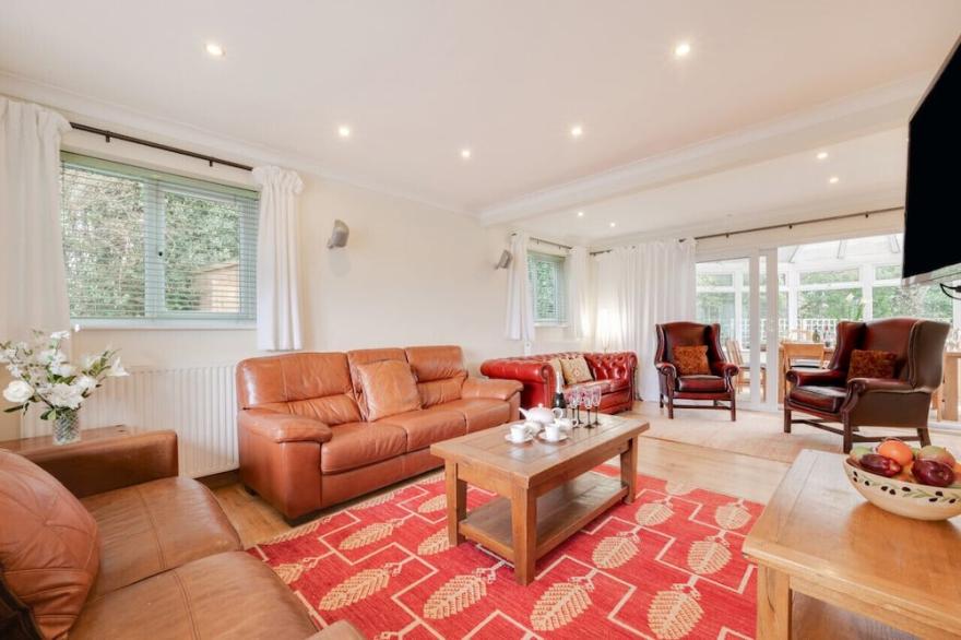 Brambles - Five Bedroom House, Sleeps 10