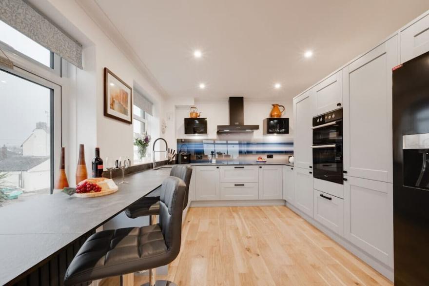 Vitamin Sea House - Two Bedroom House, Sleeps 4