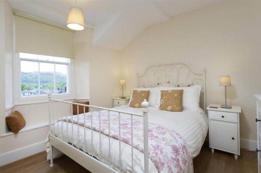 LUKE'S HOOSE, pet friendly, with open fire in Ambleside
