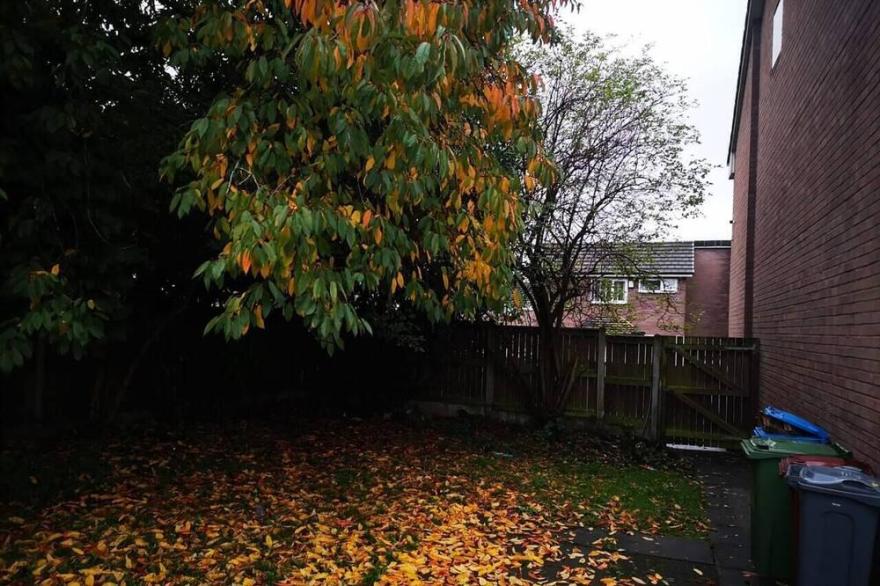 Nice Residential Within Easy Reach To Town
