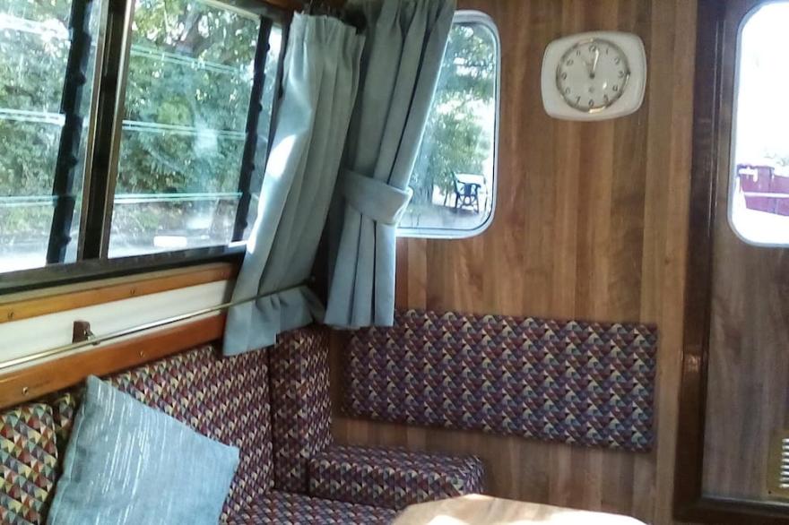 Cruising or Static Holiday Breaks aboard Lovely Canal Boat in Historic Skipton
