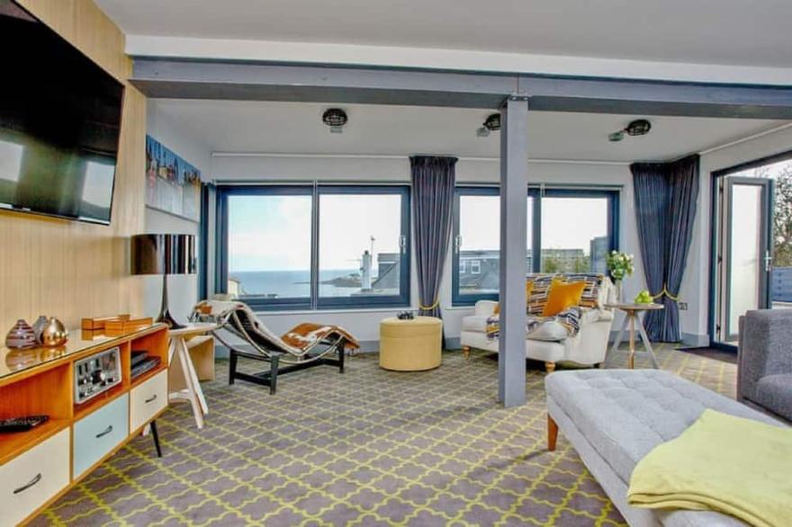 NEW Boutique Luxury with Stunning Sea Views Free parking & WiFi Close to beaches