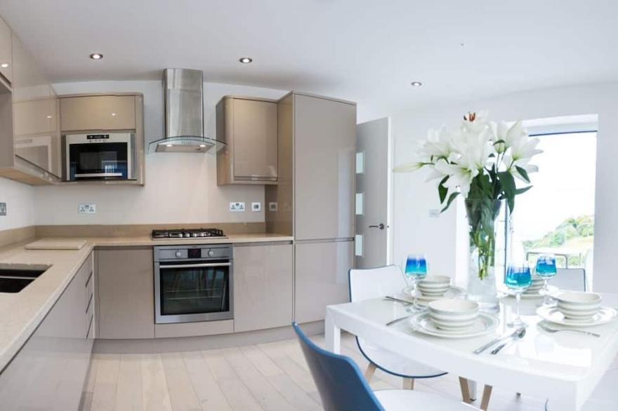 ATLANTIC WATCH 7, family friendly, with hot tub in Carbis Bay