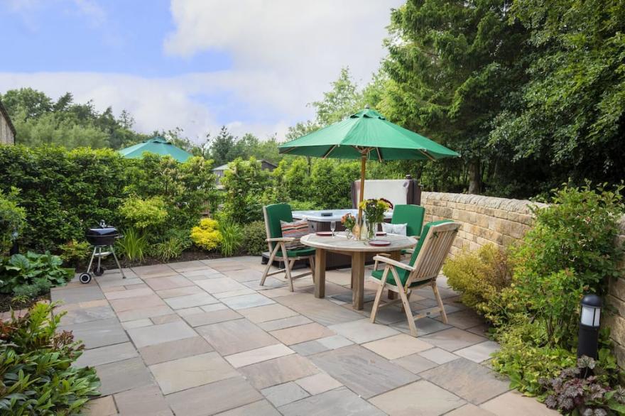 One bedroomed luxurious cottage set in grounds of Thirley Cotes Farm