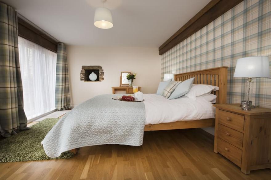One bedroomed luxurious cottage set in grounds of Thirley Cotes Farm