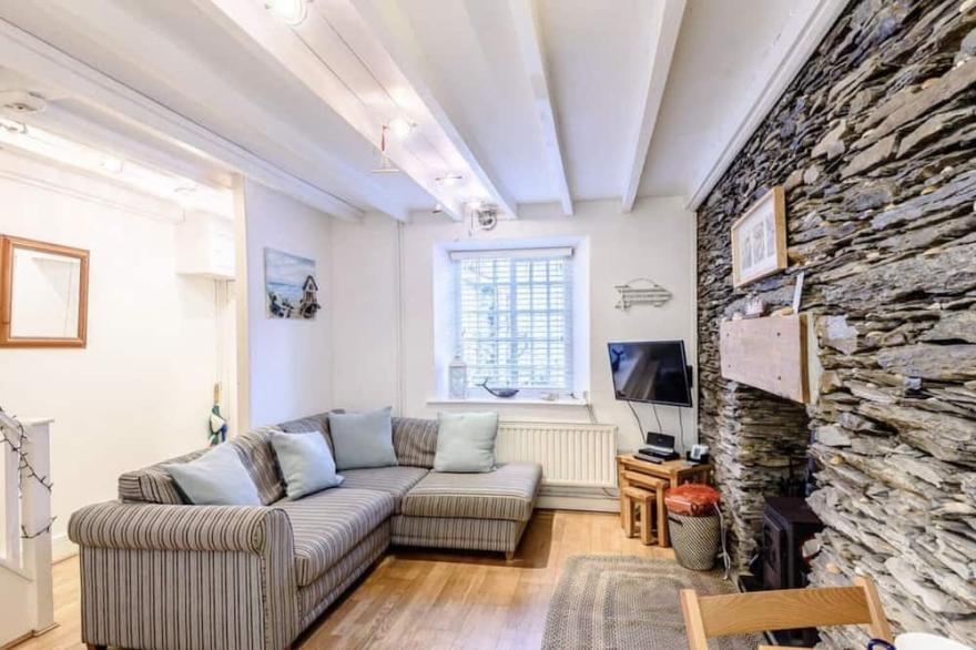 Cosy Fisherman's Cottage  in the very heart of Aberdovey -Pet Friendly