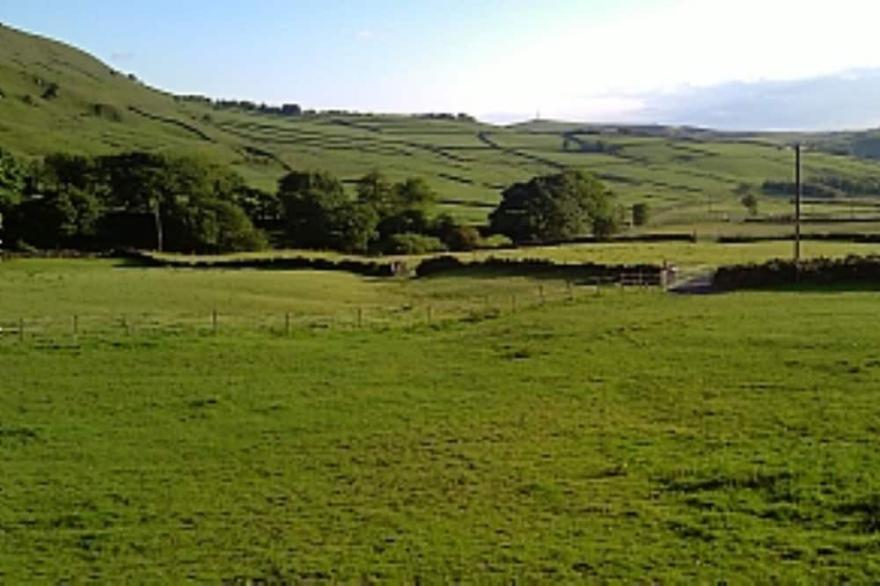 Idyllic rural location in Diggle, Saddleworth. 2 Bed.