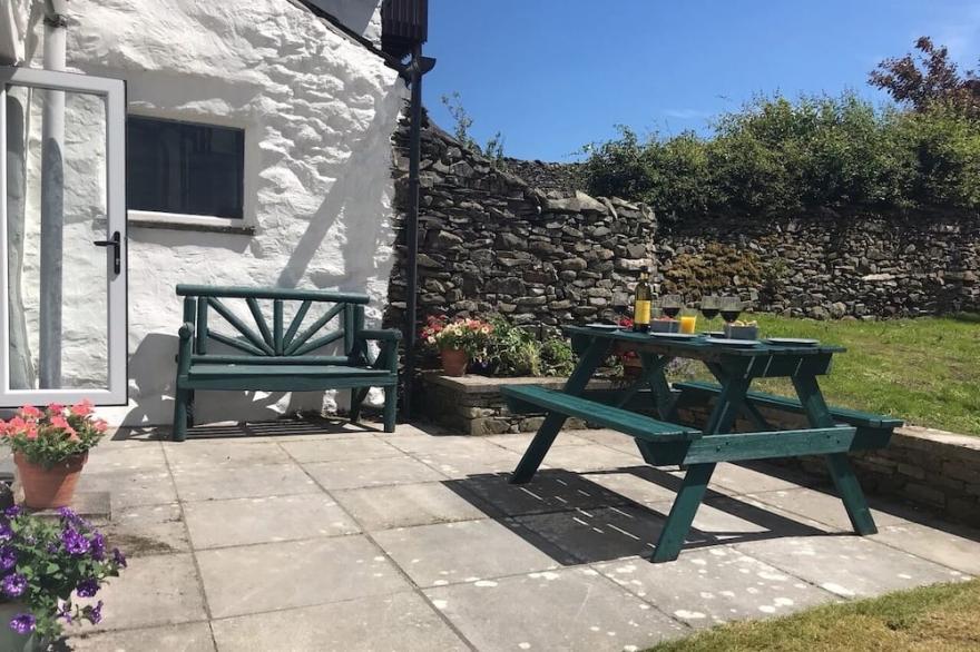 NEW, Quiet rural location, large enclosed garden,log burner, access to Kendal