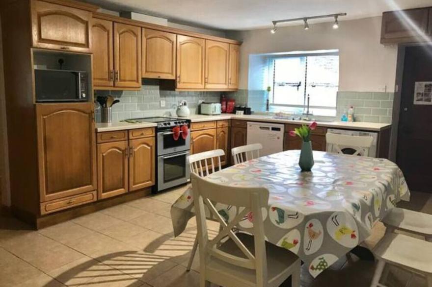 NEW, Quiet rural location, large enclosed garden,log burner, access to Kendal