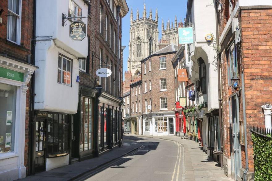 27 MONTAGUE STREET, family friendly, with a garden in York