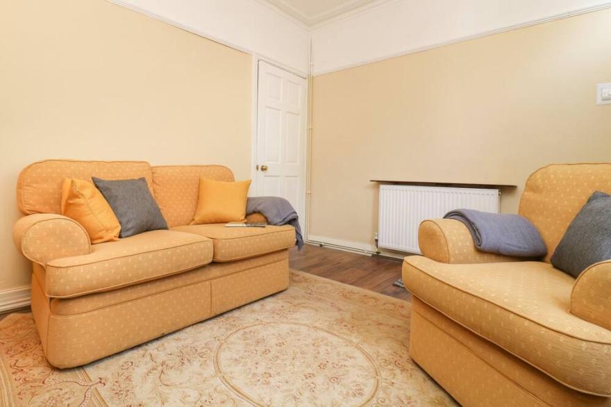 27 MONTAGUE STREET, family friendly, with a garden in York