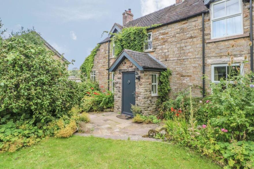 BEECH HOUSE, family friendly, with open fire in Leek