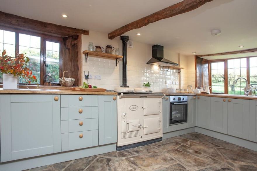4 bedroom accommodation in Colyton