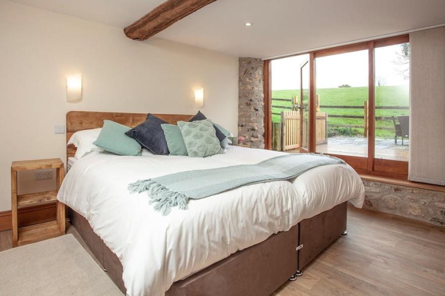 4 bedroom accommodation in Colyton