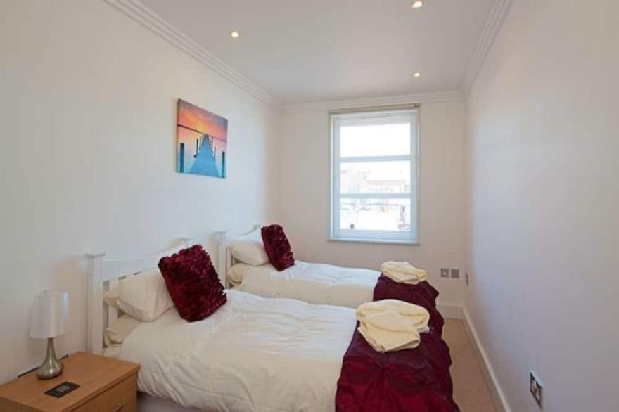 A Luxury Waterside Marinus Apartment