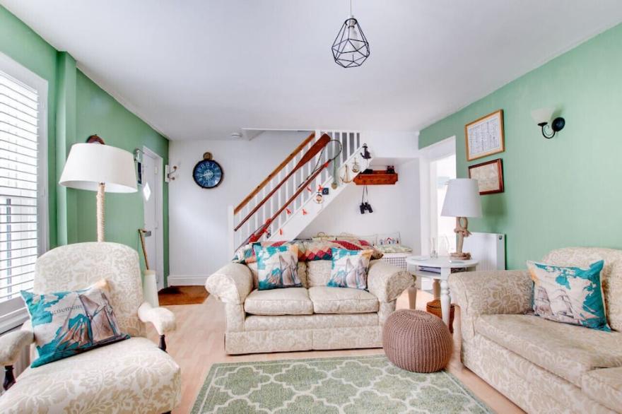 Mariner's Cottage - Two Bedroom House, Sleeps 4