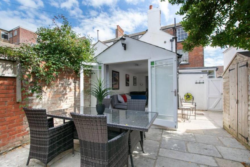 The Georgian House - Four Bedroom House, Sleeps 8