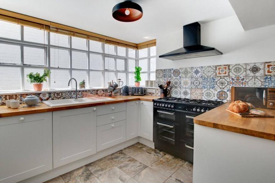 The Georgian House - Four Bedroom House, Sleeps 8