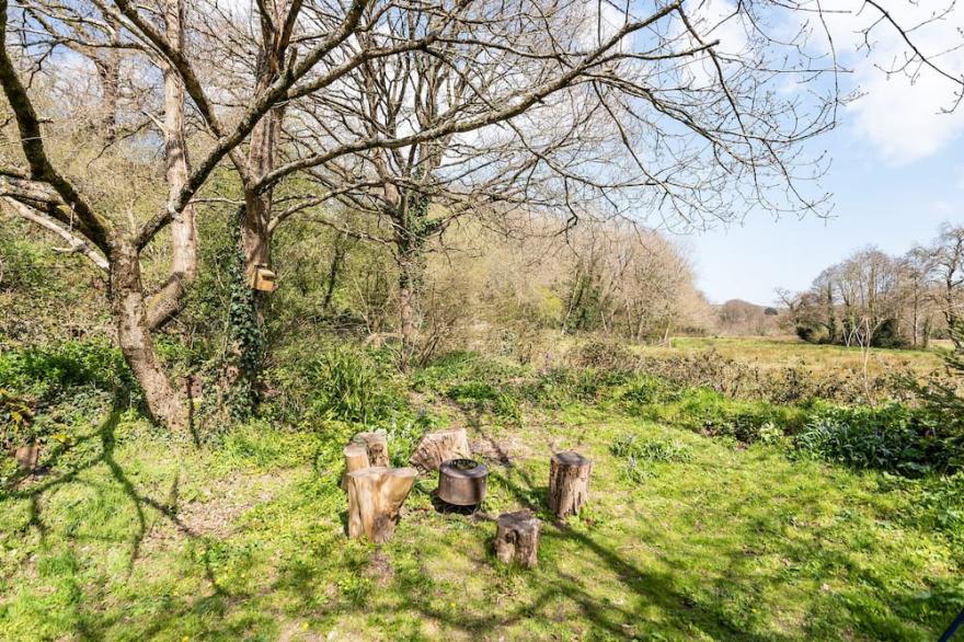 Idyllic Rural Cottage,  7 mins drive from Saunton Beach.