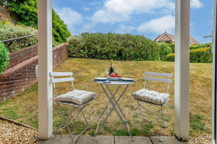 Sea Glass - Two Bedroom Apartment, Sleeps 5