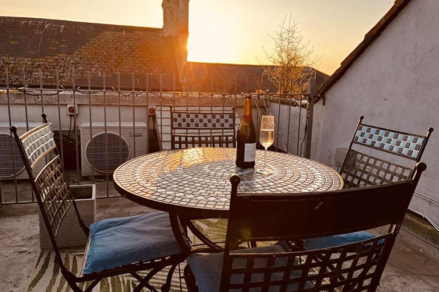 Sea Breeze Weymouth - Two Bedroom Apartment, Sleeps 4