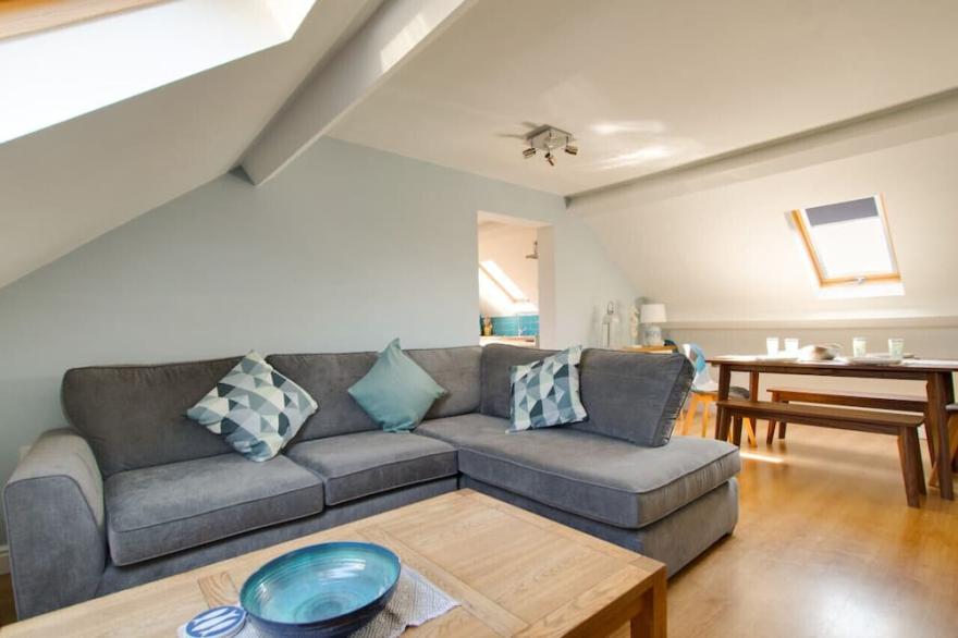 Sea Breeze Weymouth - Two Bedroom Apartment, Sleeps 4
