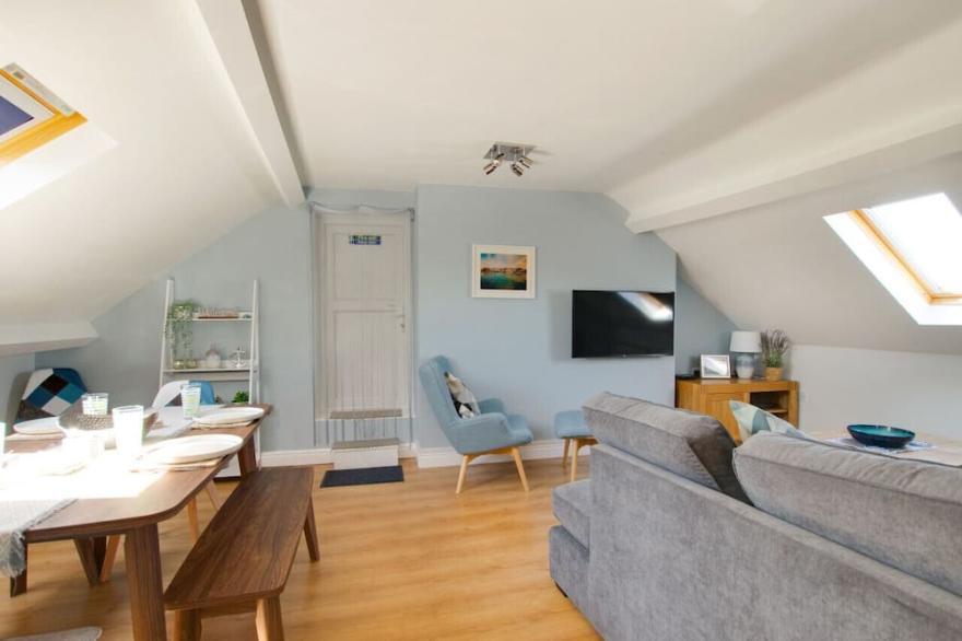 Sea Breeze Weymouth - Two Bedroom Apartment, Sleeps 4