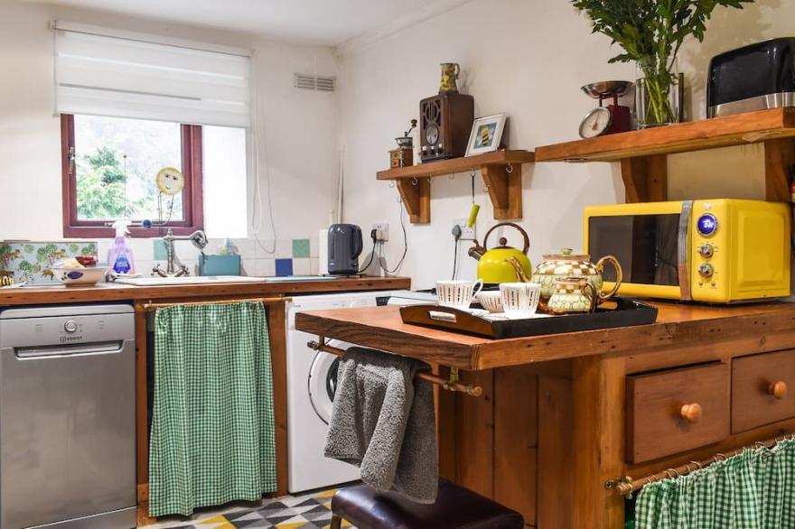 2 bedroom accommodation in Todmorden, Near Hebden Bridge