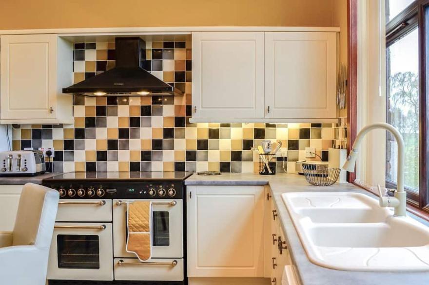 2 bedroom accommodation in Forfar