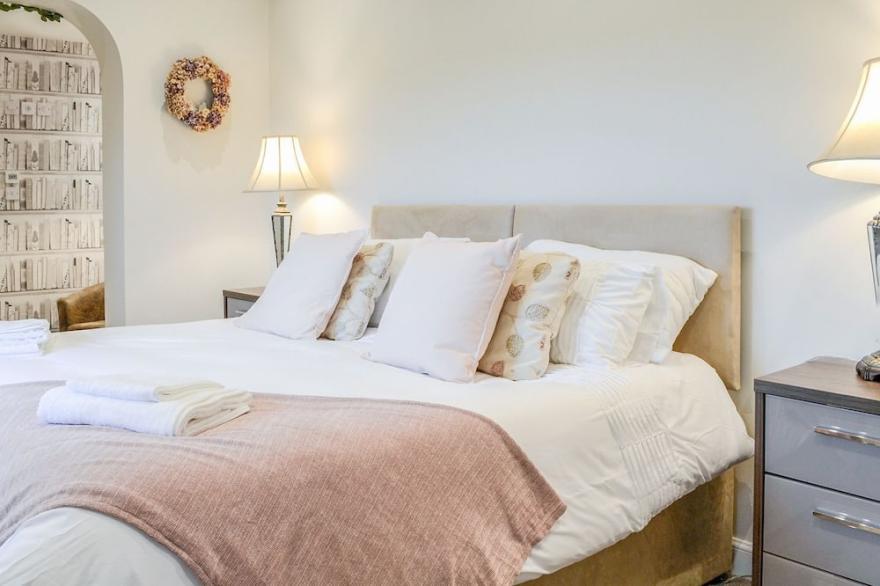 2 bedroom accommodation in Forfar