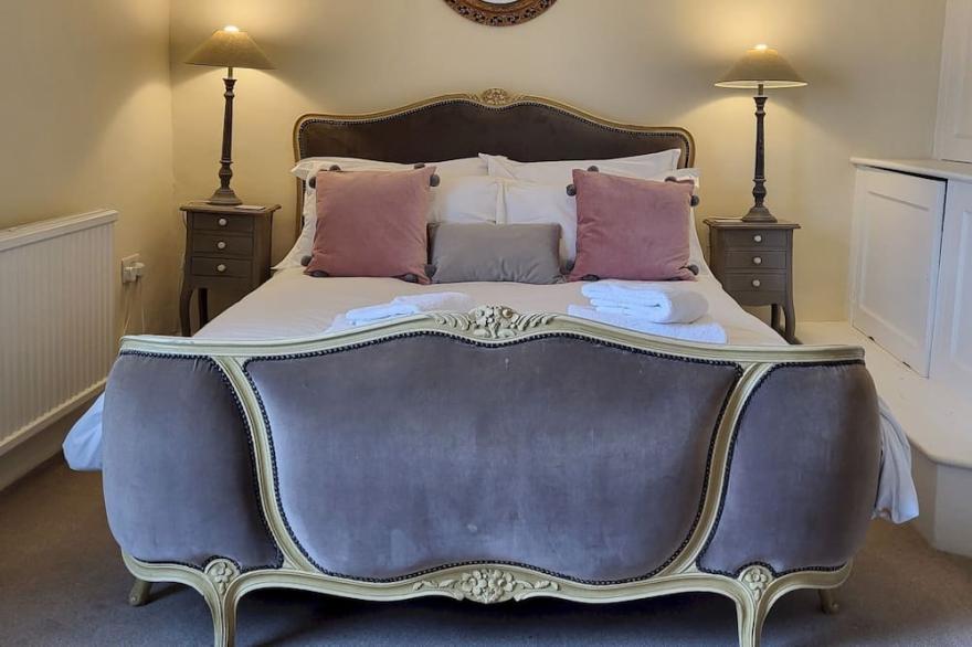 Chapter House, YORK - Four Bedroom House, Sleeps 7