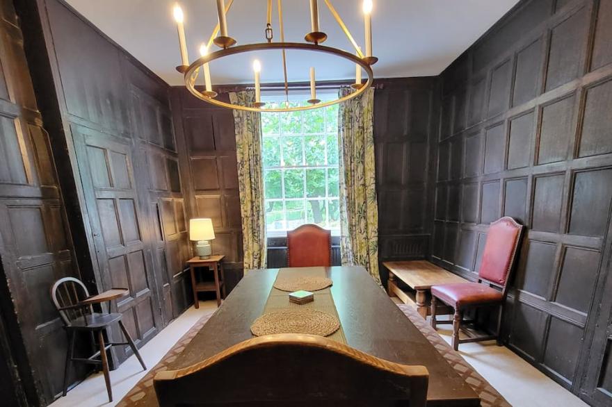 Chapter House, YORK - Four Bedroom House, Sleeps 7