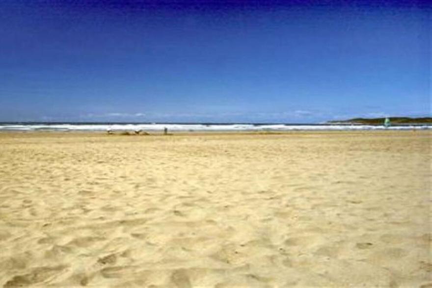 Special Offer JUNE AND JULY! 8 Spanish Villa, 2bed, jacuzzi bath private garden,