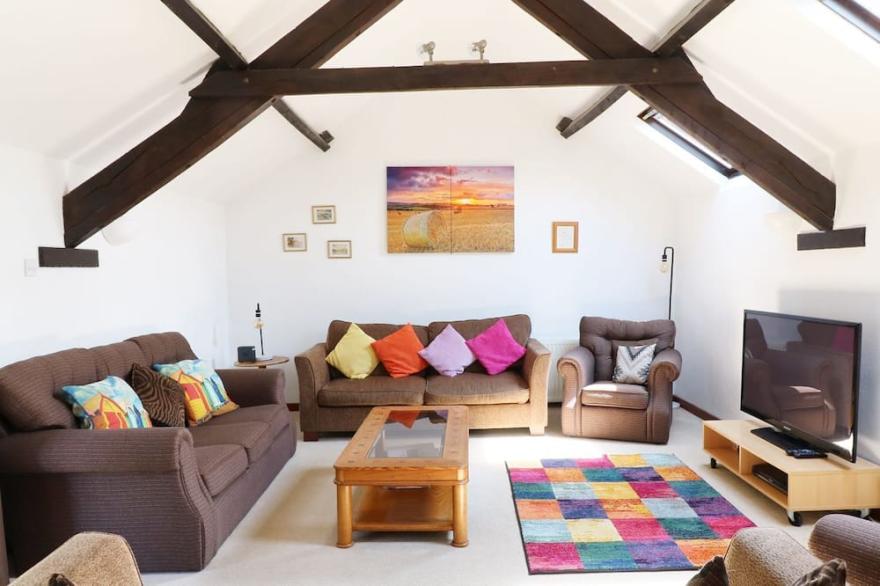 THE CORN TALLET, pet friendly, character holiday cottage in Bideford