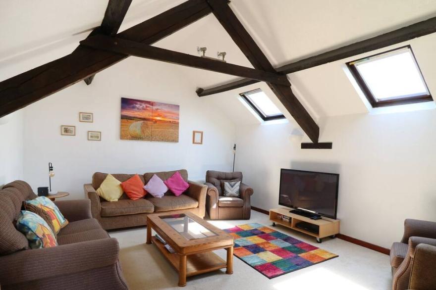 THE CORN TALLET, pet friendly, character holiday cottage in Bideford