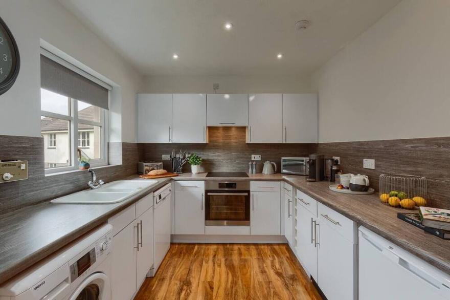 Captivating 3-Bed Apartment by Gleneagles