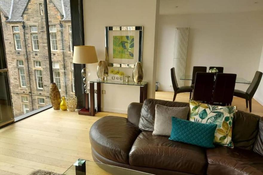 Quartermile Luxury Apartment - prime location, amazing views & safe parking