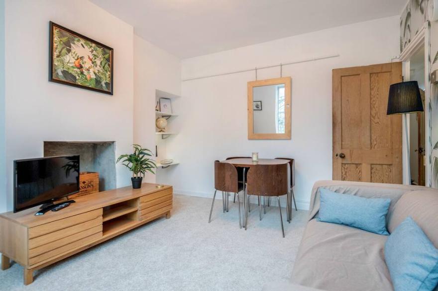 Light & Bright 3 bedroom in Waterloo