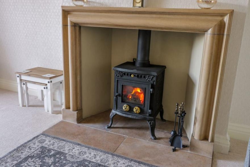 SOUTHPOINT, pet friendly, character holiday cottage in Bridlington
